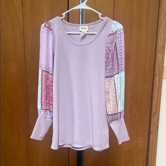 BiBi Tops - Bibi Women's Lavender Patchwork Sleeve Top NWOT